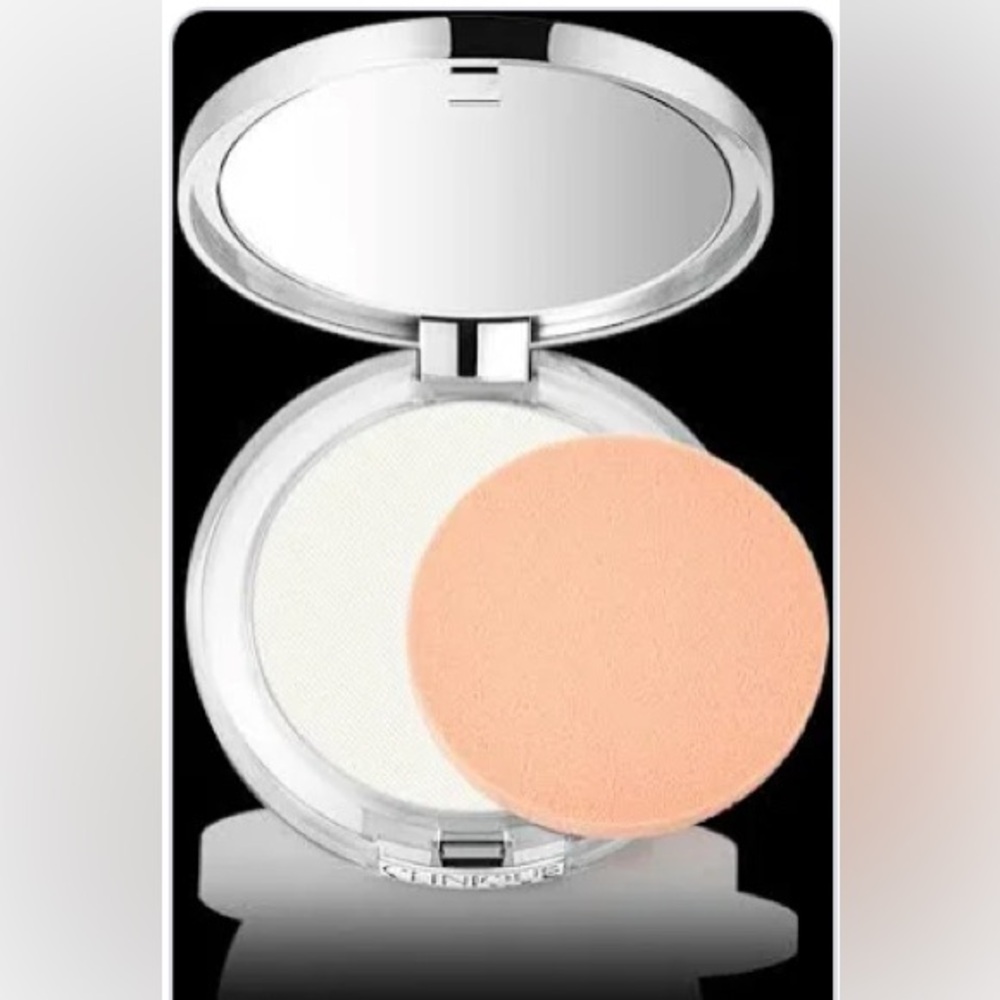 Clinique stay matte universal blotting powder.